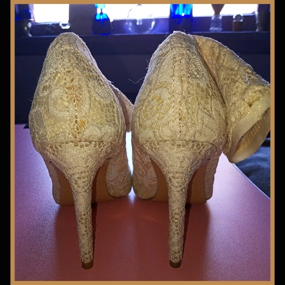 CHARLES DAVID LACE HEELS/BOOTIES-SIZE 5 1/2-GREAT - Picture 6 of 7